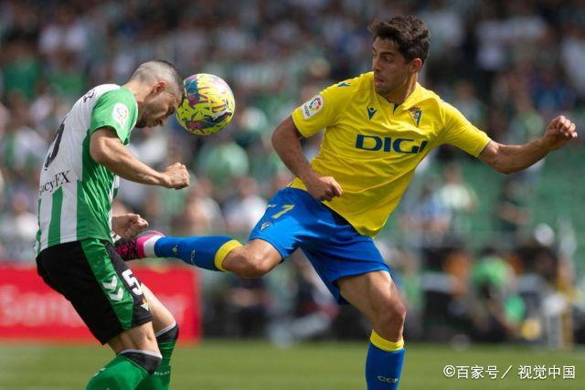 熊猫体育-包含电竞常规赛上演强强对话，东城霹雳队大胜漓江天虎队，战术调整见效；赛场纪律更严谨的词条