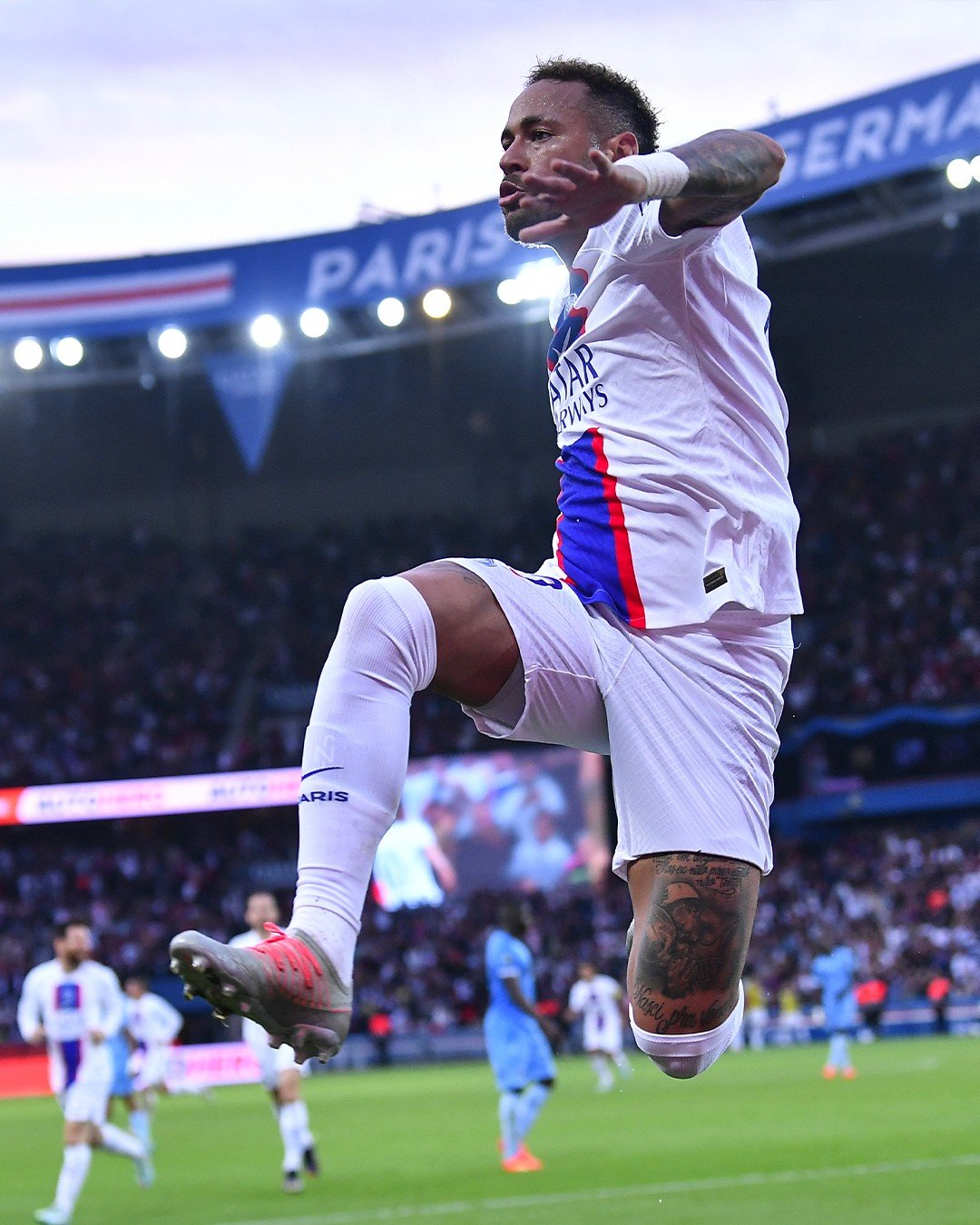 熊猫体育-包含内马尔新星精彩发挥表现惊艳，老鹰未来可期！的词条